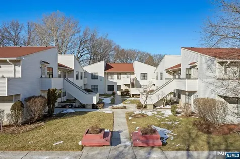 41 Coriander Way Englewood NJ 07631
