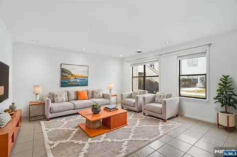 41 Coriander Way Englewood NJ 07631