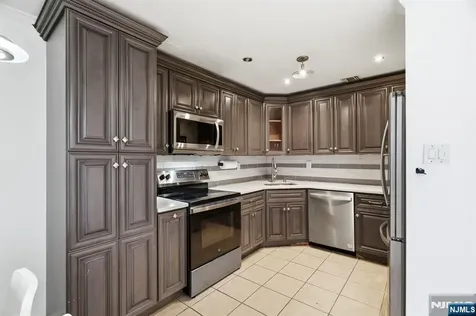 41 Coriander Way Englewood NJ 07631