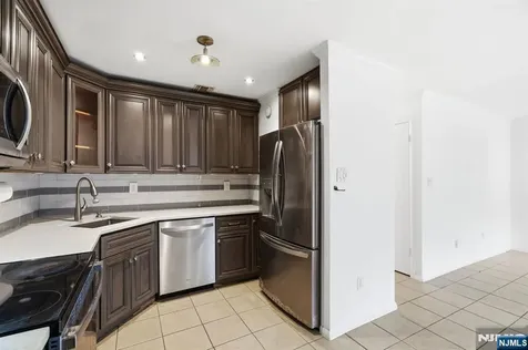 41 Coriander Way Englewood NJ 07631