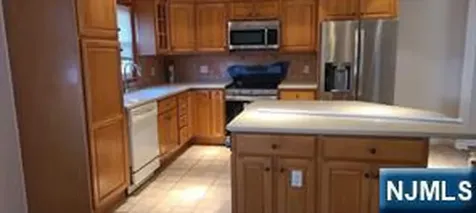 7 Luxoro Place Fairview NJ 07022