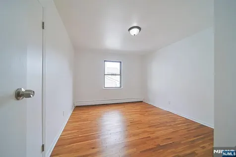 93 Myrtle Avenue Edgewater NJ 07020