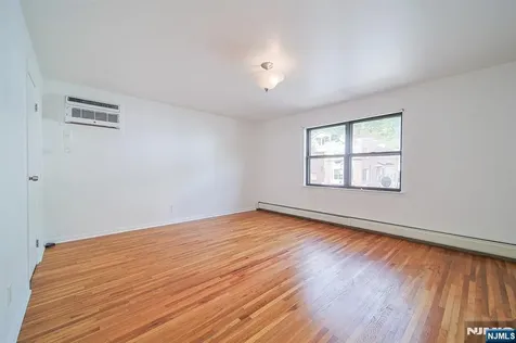 93 Myrtle Avenue Edgewater NJ 07020