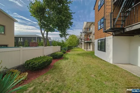 93 Myrtle Avenue Edgewater NJ 07020