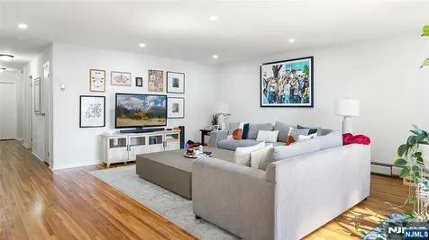 93 Myrtle Avenue Edgewater NJ 07020