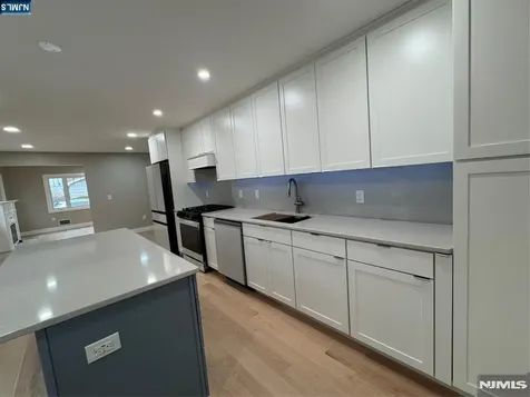 8 Dohrman Teaneck NJ 07666