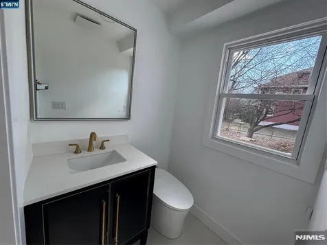 8 Dohrman Teaneck NJ 07666