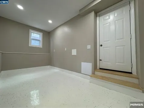 8 Dohrman Teaneck NJ 07666