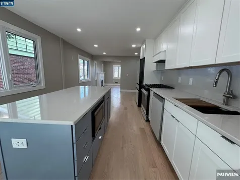 8 Dohrman Teaneck NJ 07666