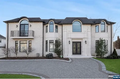 6 Allison Drive Englewood Cliffs NJ 07632
