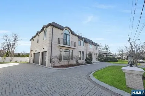 6 Allison Drive Englewood Cliffs NJ 07632