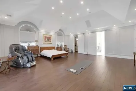 6 Allison Drive Englewood Cliffs NJ 07632