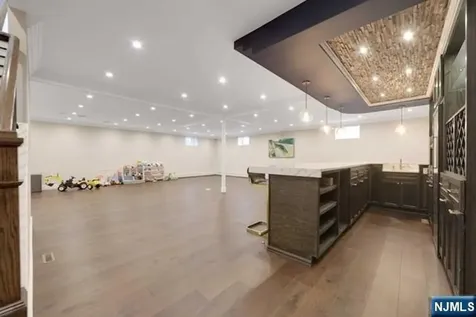 6 Allison Drive Englewood Cliffs NJ 07632