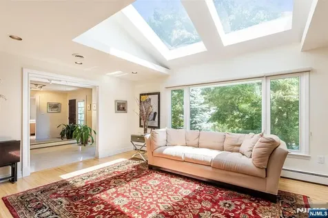 83 Brookside Terrace Caldwell NJ 07006