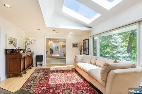 83 Brookside Terrace Caldwell NJ 07006