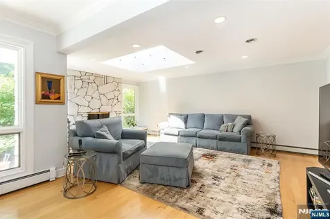 83 Brookside Terrace Caldwell NJ 07006