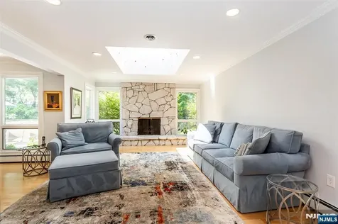 83 Brookside Terrace Caldwell NJ 07006