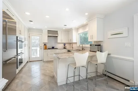 83 Brookside Terrace Caldwell NJ 07006
