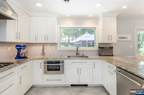 83 Brookside Terrace Caldwell NJ 07006