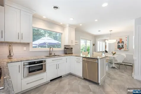 83 Brookside Terrace Caldwell NJ 07006