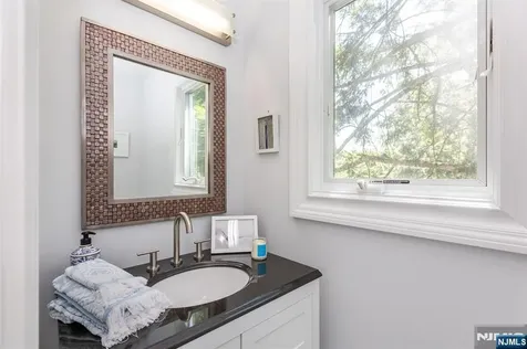 83 Brookside Terrace Caldwell NJ 07006