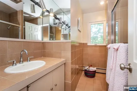 83 Brookside Terrace Caldwell NJ 07006