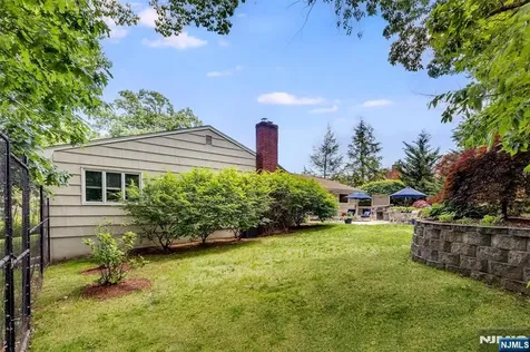 83 Brookside Terrace Caldwell NJ 07006