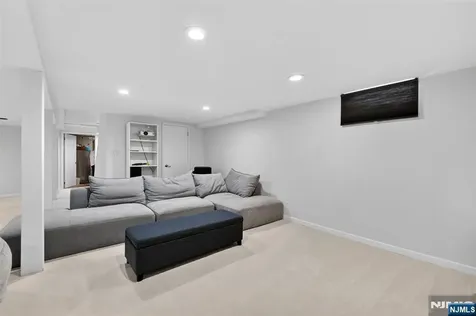 447 Van Dyke Street Ridgewood NJ 07450