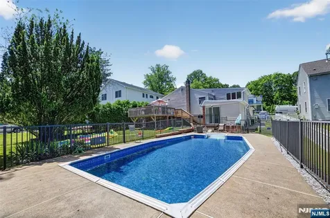 447 Van Dyke Street Ridgewood NJ 07450