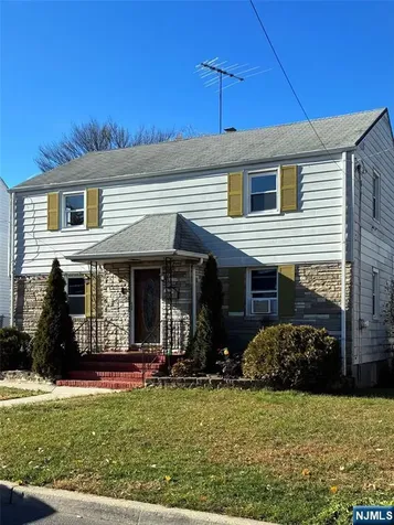 2 James Court Lodi NJ 07644