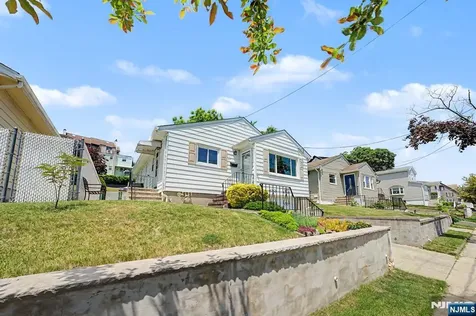 714 5th Street Carlstadt NJ 07072