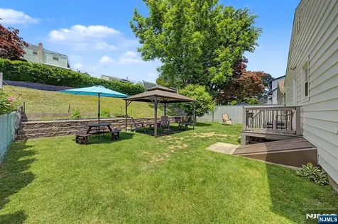 714 5th Street Carlstadt NJ 07072