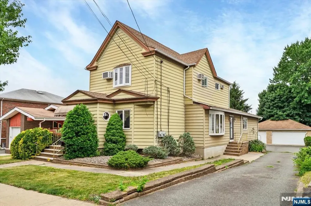 405 Page Avenue Lyndhurst NJ 07071