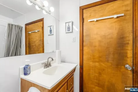 405 Page Avenue Lyndhurst NJ 07071