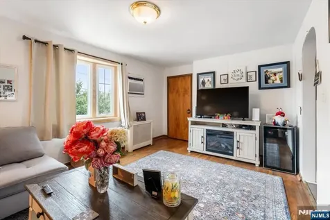 405 Page Avenue Lyndhurst NJ 07071