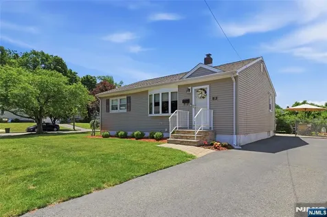 29 Corsi Road Bloomfield NJ 07003
