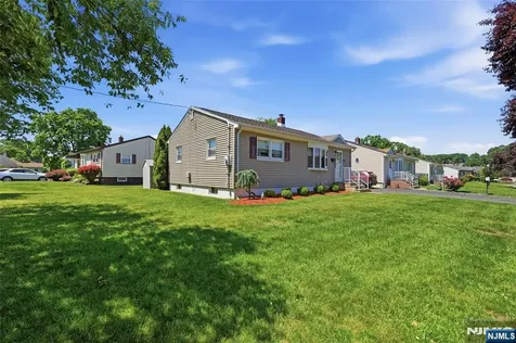 29 Corsi Road Bloomfield NJ 07003