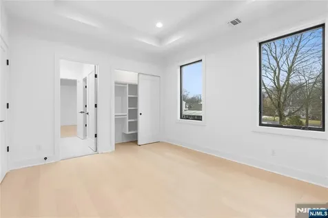 21 Manor Court Glen Rock NJ 07452