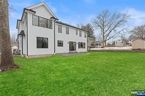 21 Manor Court Glen Rock NJ 07452