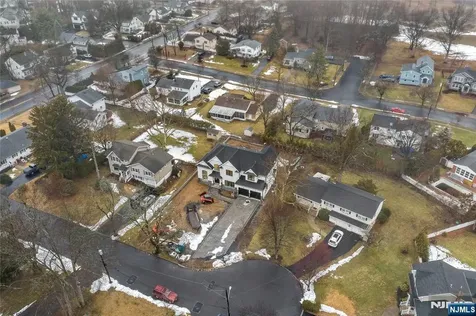 21 Manor Court Glen Rock NJ 07452