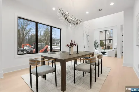 21 Manor Court Glen Rock NJ 07452