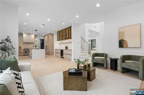 21 Manor Court Glen Rock NJ 07452