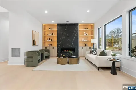 21 Manor Court Glen Rock NJ 07452