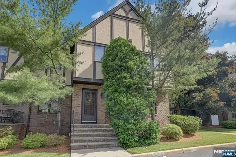14 Chelsea Court Ramsey NJ 07446