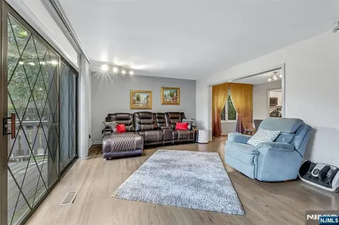 14 Chelsea Court Ramsey NJ 07446