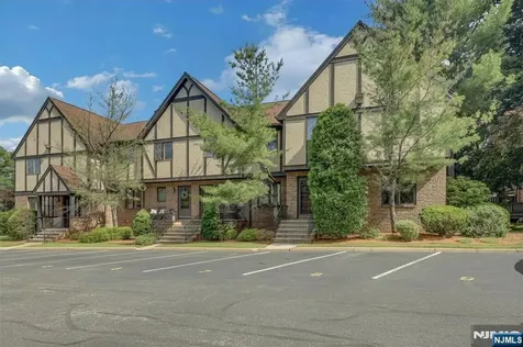 14 Chelsea Court Ramsey NJ 07446