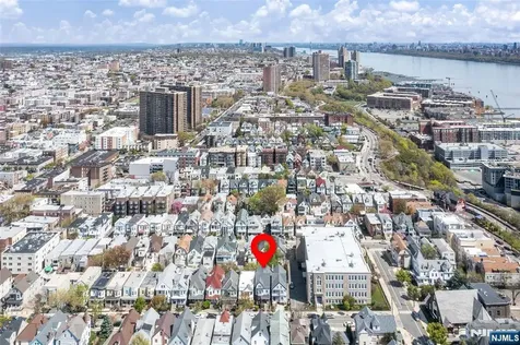 8 Cooper Place Weehawken NJ 07086