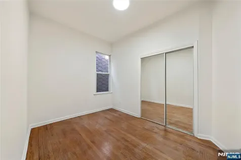 8 Cooper Place Weehawken NJ 07086