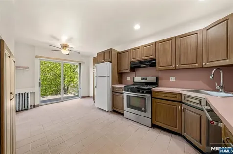 8 Cooper Place Weehawken NJ 07086