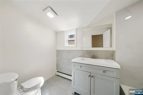 8 Cooper Place Weehawken NJ 07086